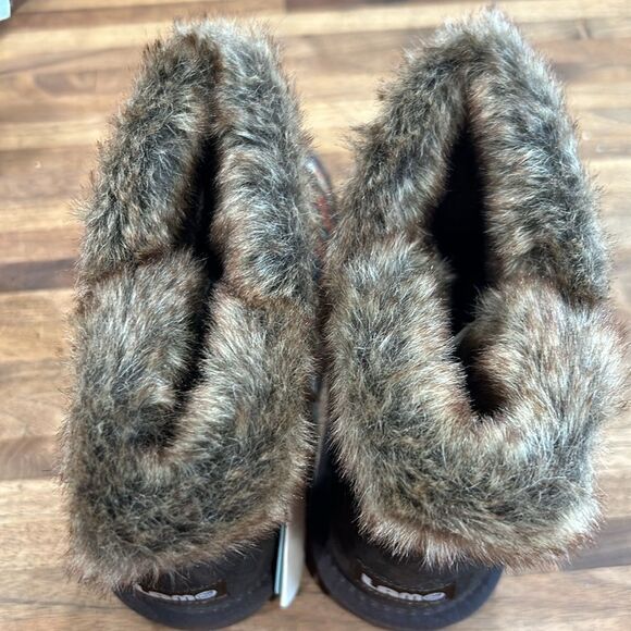Lamo Knit Boots NIB, Rare so cute size 6 warm cozy boots ! - Picture 8 of 9